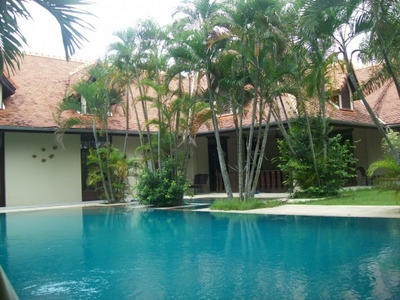 pic FOR RENT: THE CHASE & FOXLEA VILLAS - 4