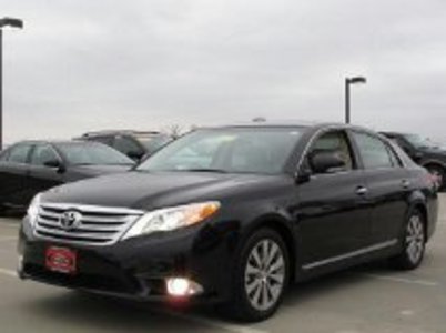 pic Selling my Black Toyota Avalon 2011 Mode