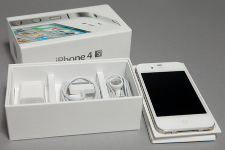 pic Buy 2 get 1 free apple iphone 4s 64gb
