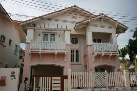 pic FOR RENT: BAAN FAH RIM HAD, 3 BEDROOMS