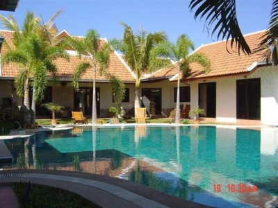 pic FOR RENT : 4 BEDROOMS HOUSE