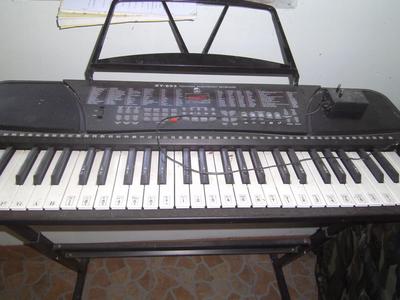 pic Music Electric Keyboard