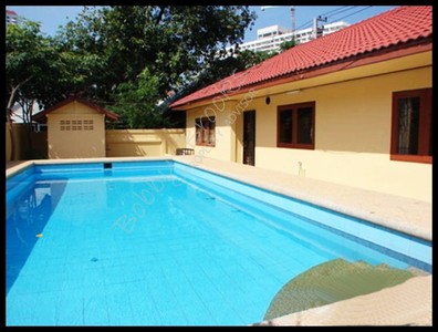 pic House 3 Bed 3 Bath with Private Pool