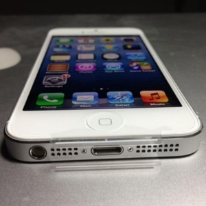 pic iPhone 5 64GB =  $400 USD Buy 2 Get 1 Fr