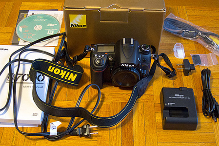 pic  Nikon D7000 Digital SLR Camera $800usd