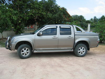 pic ISUZU DMAX HILANDER 4W 4D 3.0 AUT.