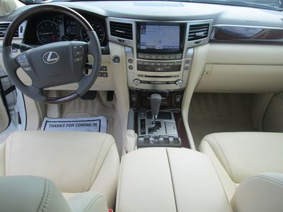 pic Selling Used Lexus Lx 570 2014