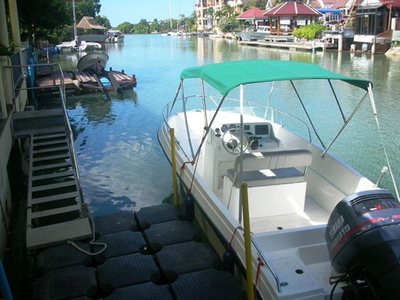 pic 17 foot 115 HP fiberglass motorboat