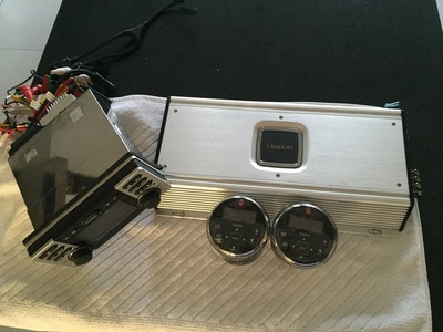 pic Clarion Stereo System