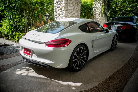 pic Porsche Cayman 