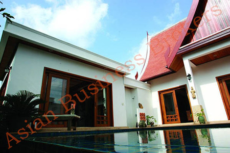 pic 0578 Alluring 4 Bedroom Villa in Phuket