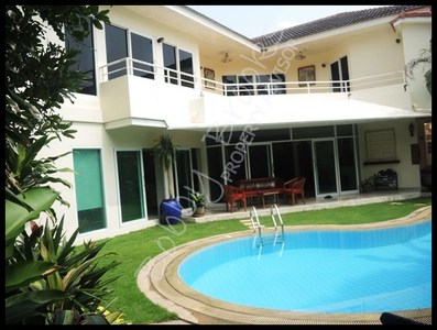 pic House 4 Bed 5 Bath with Private Pool