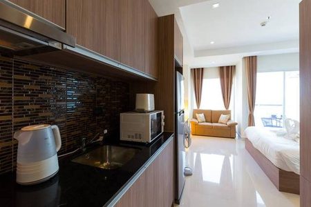pic Fully furnished condo with finance 