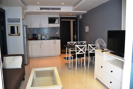 pic Large 1 bedroom 46 sqm Central Pattaya  