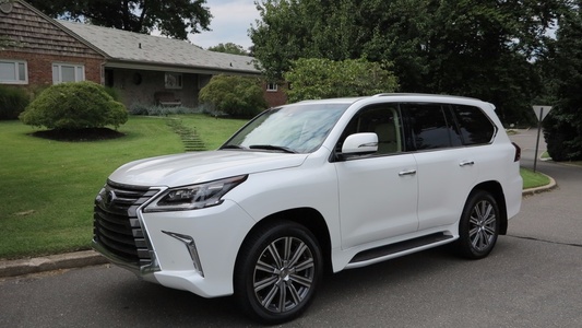 pic Selling 2016 LEXUS LX 570