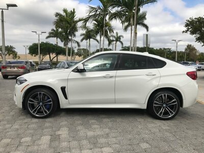 pic 2017 BMW X6 M AWD