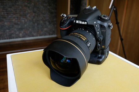 pic Nikon D750 Full-Frame DSLR Camera with A