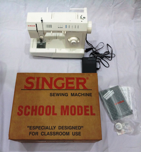 pic SINGER Sewing Machine - School Model