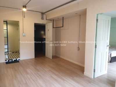 pic Silom townhouse/home office for rent