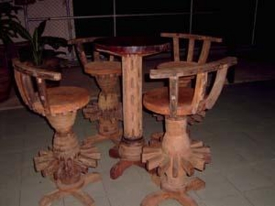 pic High Top table and stools