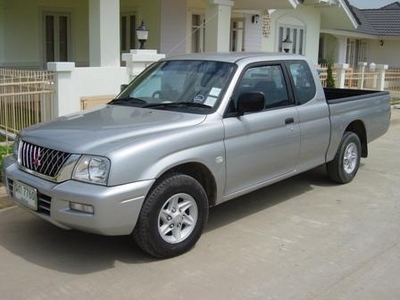 pic 2003 Mitsubishi Strada for Sale