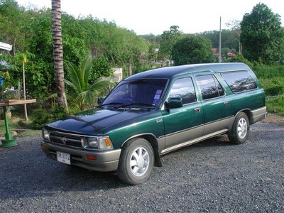 pic Toyota family estate waggon